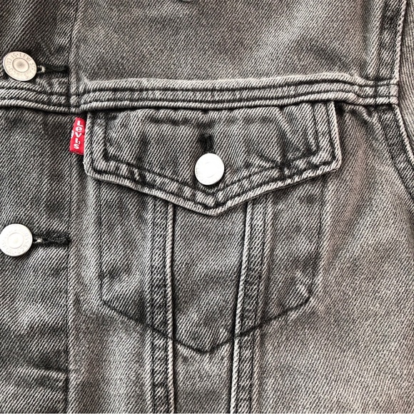 Levis NEW Women Trucker Happy Accident Jacket Size Medium Color Black - pockets - Picture 6 of 9